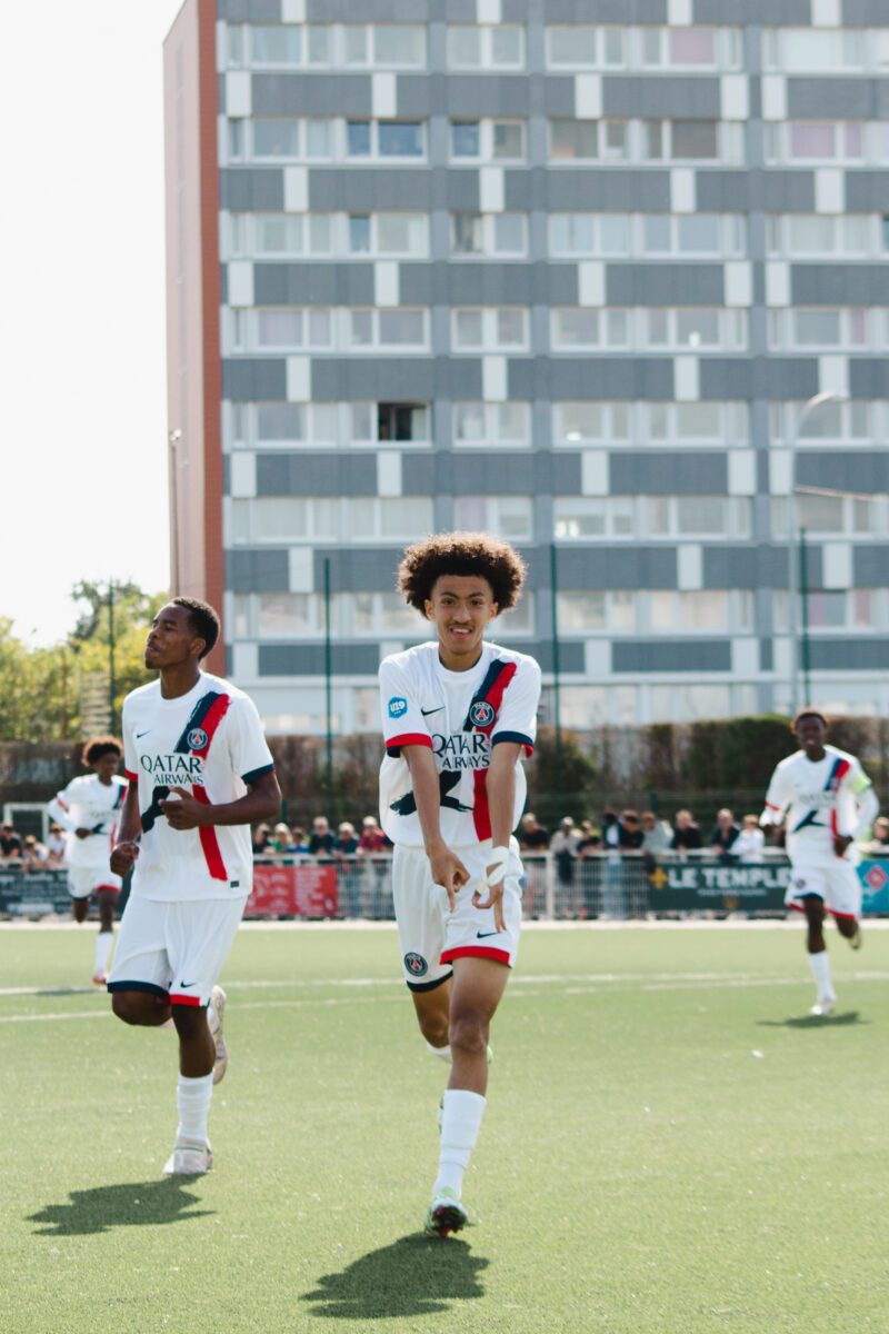 Rayan Abo El Nay célèbre son premier but du match OMF-PSG, journée 4 de Championnat National U19. 